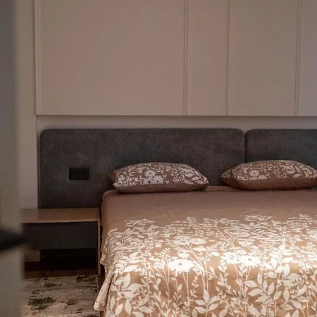 Delux Duplex Saranda 아파트
