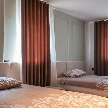 아파트 Delux Duplex Saranda
