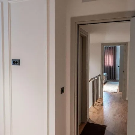 Delux Duplex Saranda *